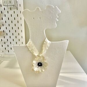 Elegant White Flower Necklace